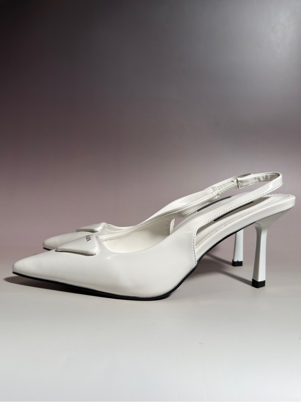 Unk White Pointed Toe Slingback Heels with Bow Accent